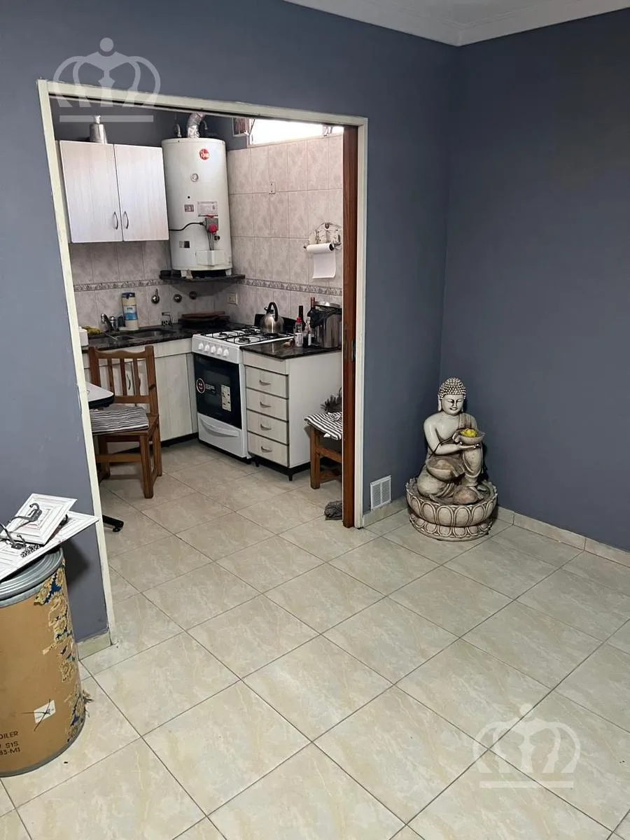 PH de 3 quartos no 1º andar por escada em Lanús Este