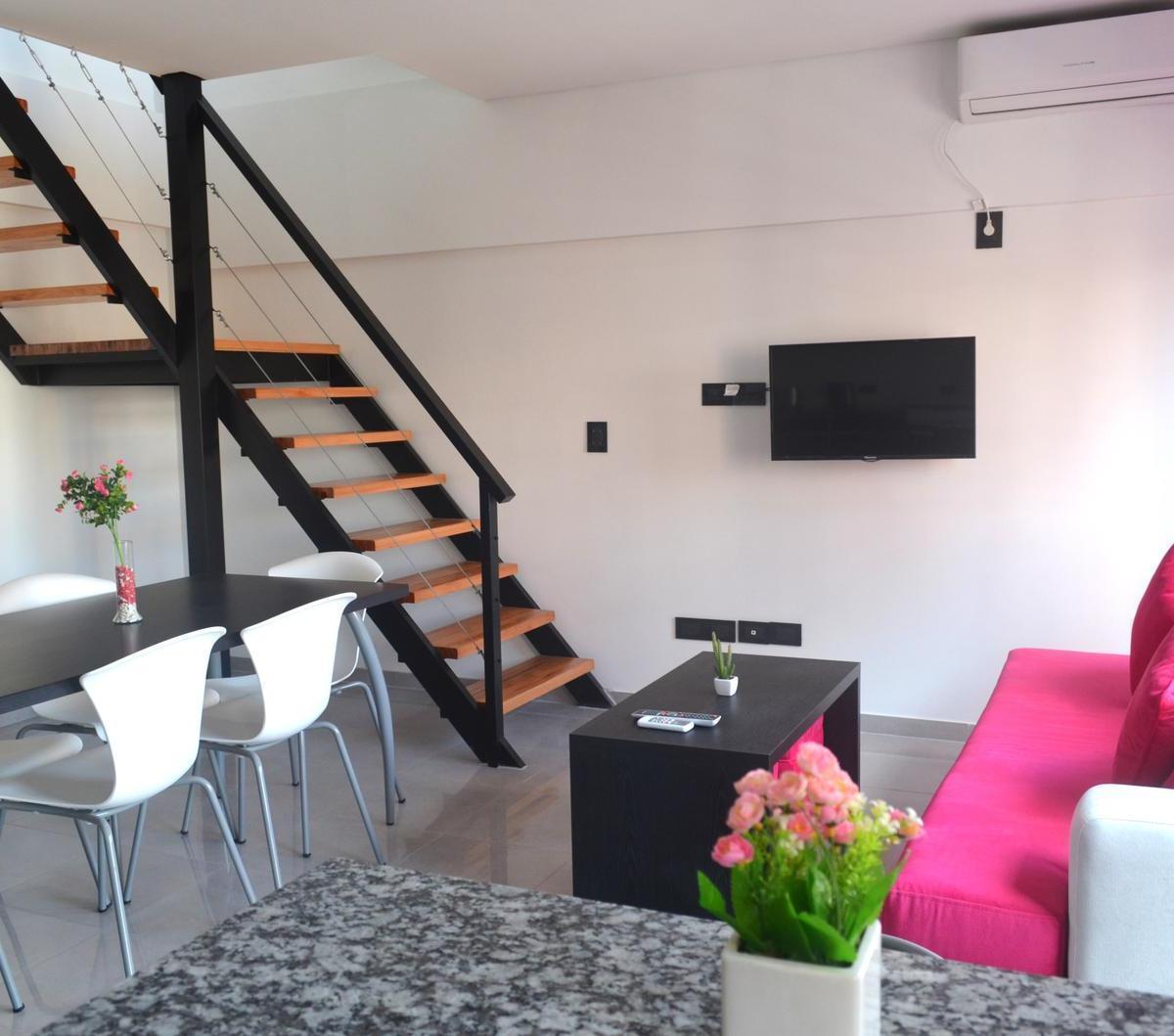 Loft duplex mobiliado com estúdio em aluguel temporário em Balvanera