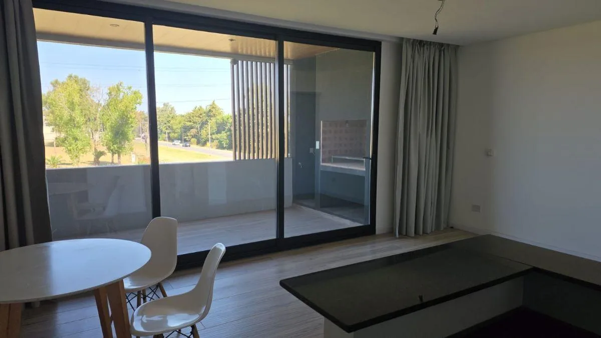 Hermoso Monoambiente en Alquiler en Cannin - Via Vento