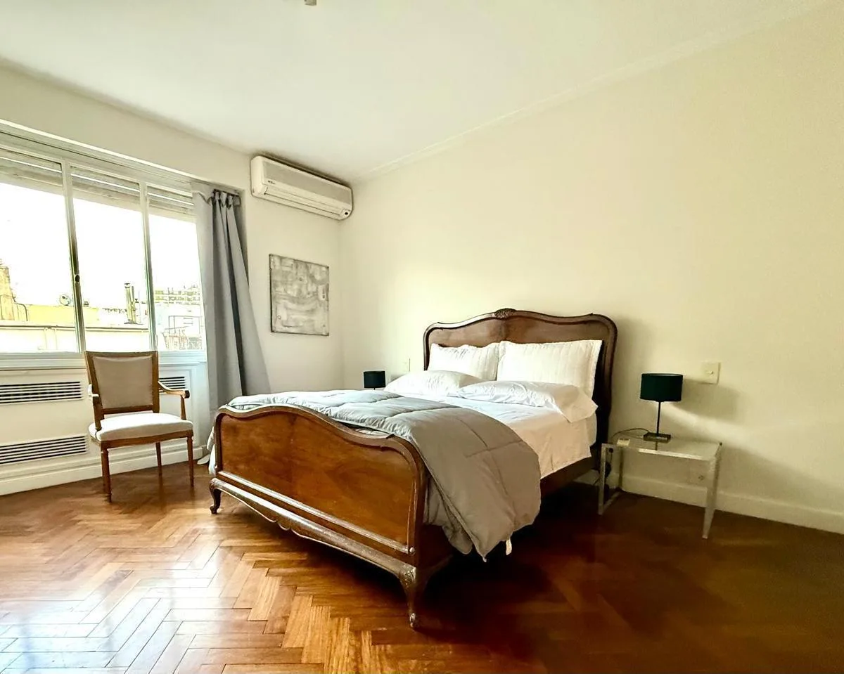 Квартира-студия с отдельной кухней в Recoleta