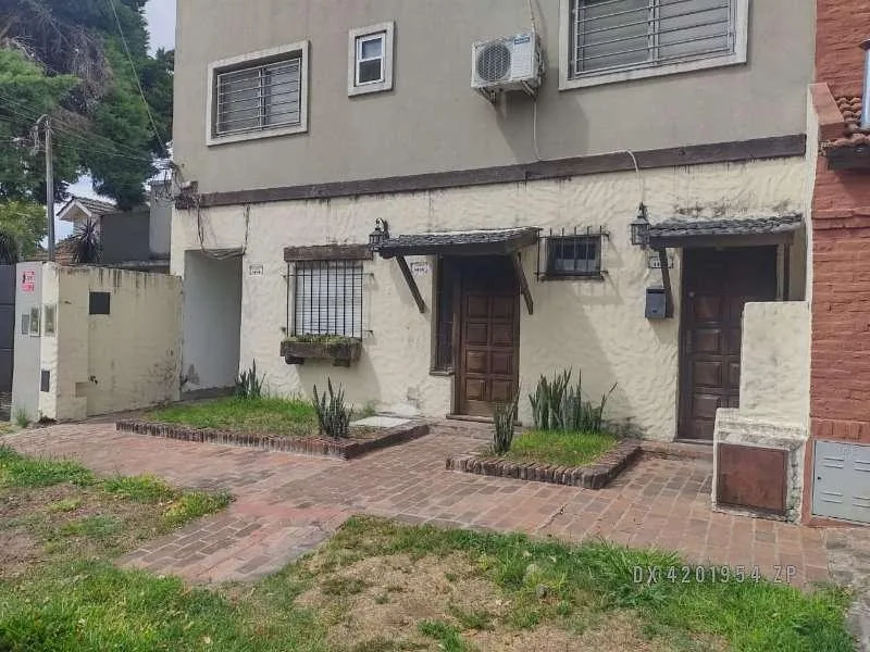 Departamento de 3 ambientes en planta baja en San Isidro