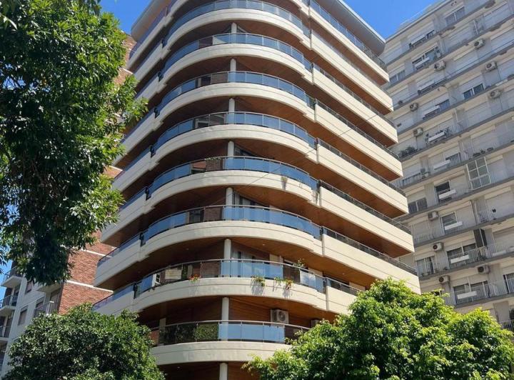 Apartamento de três dormitórios em Martínez