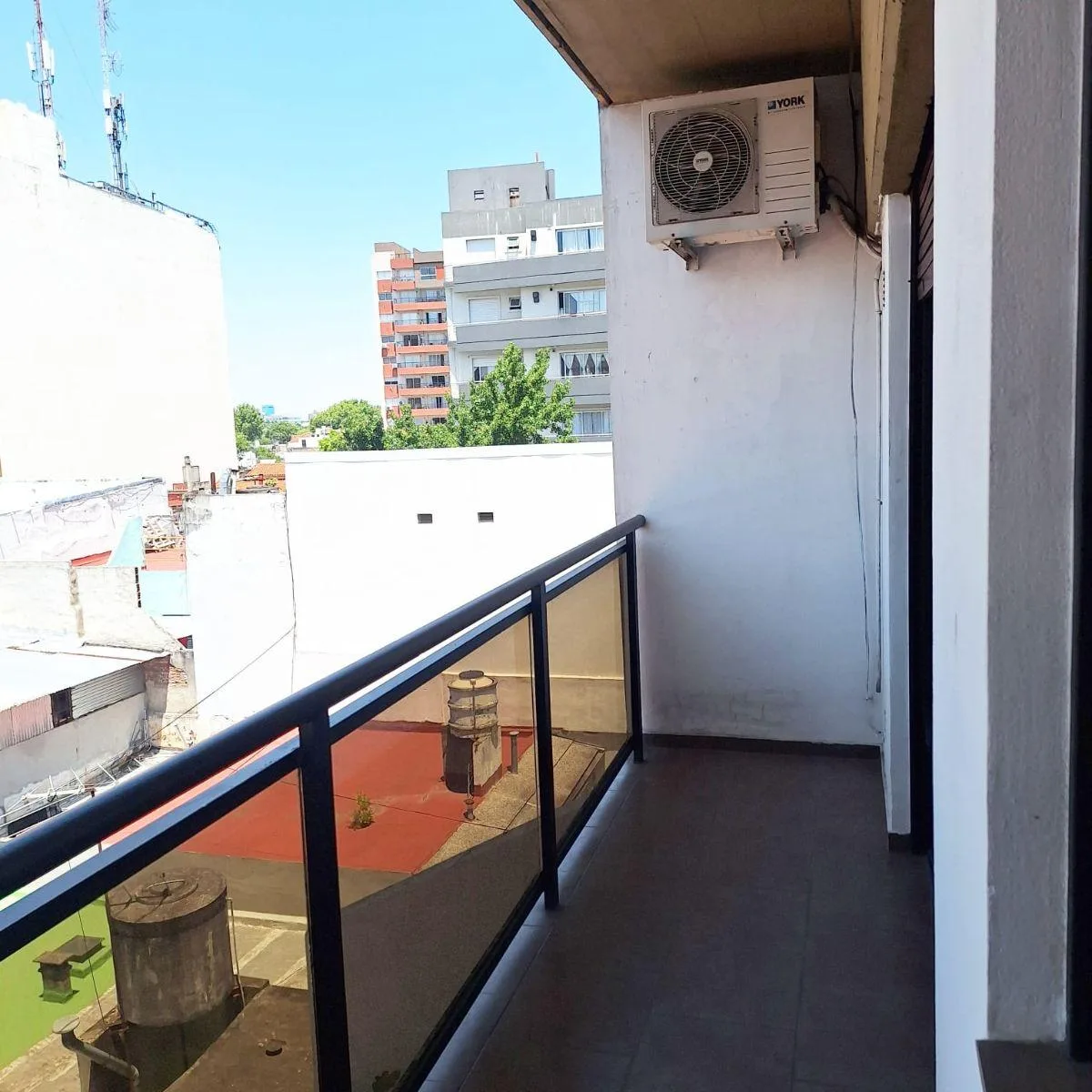 Departamento de 2 ambientes con balcón en Liniers