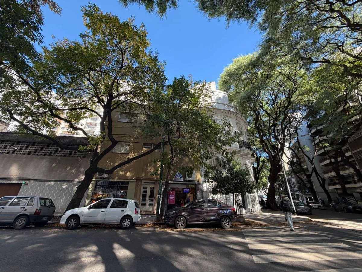 Half-room PH suitable for professional use in Belgrano