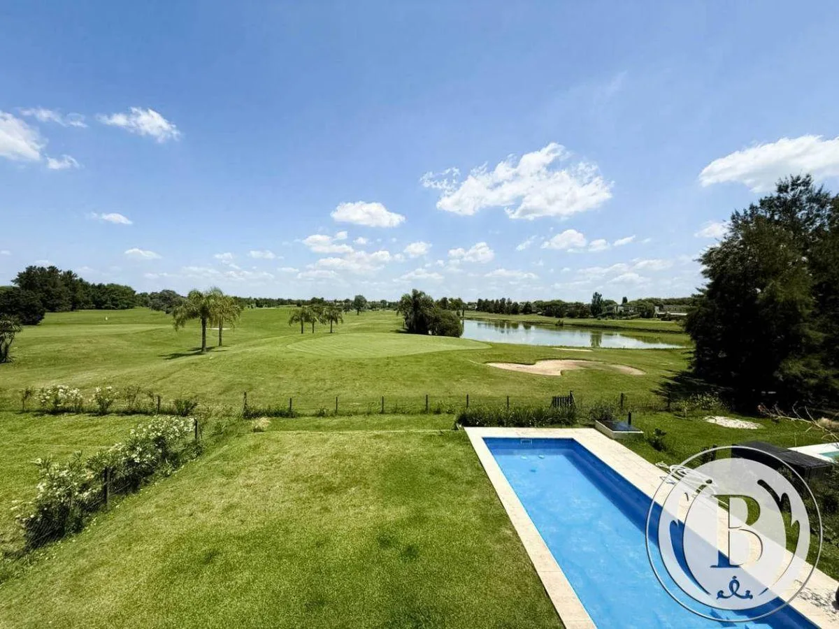 Дом с 4 спальнями в Tigre с видом на поле для гольфа