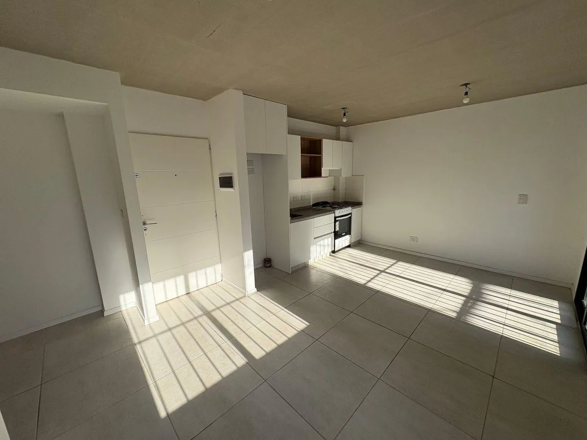 Departamento de 2 ambientes con balcón en Morón Centro