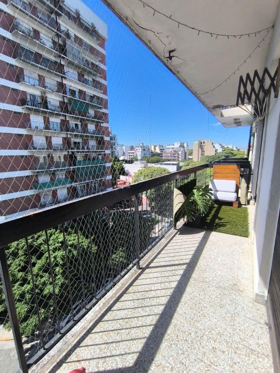 Квартира с 1 спальней с окнами на улицу и балконом в Colegiales