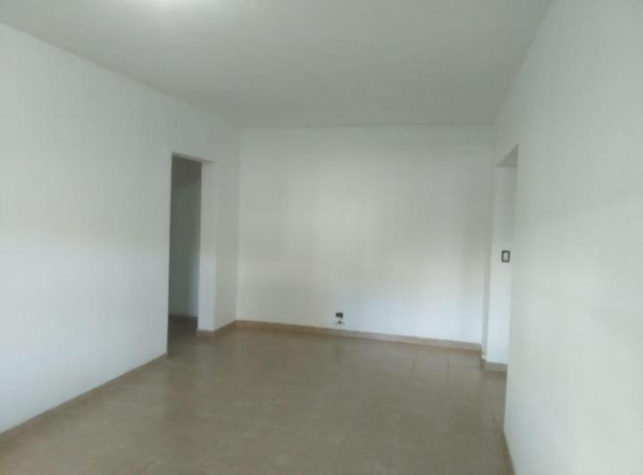 Apartamento de três quartos em Beccar, térreo, com vaga fixa