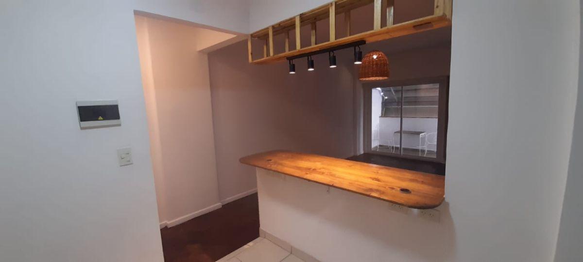 Departamento de 3 ambientes con balcón al contrafrente en Almagro