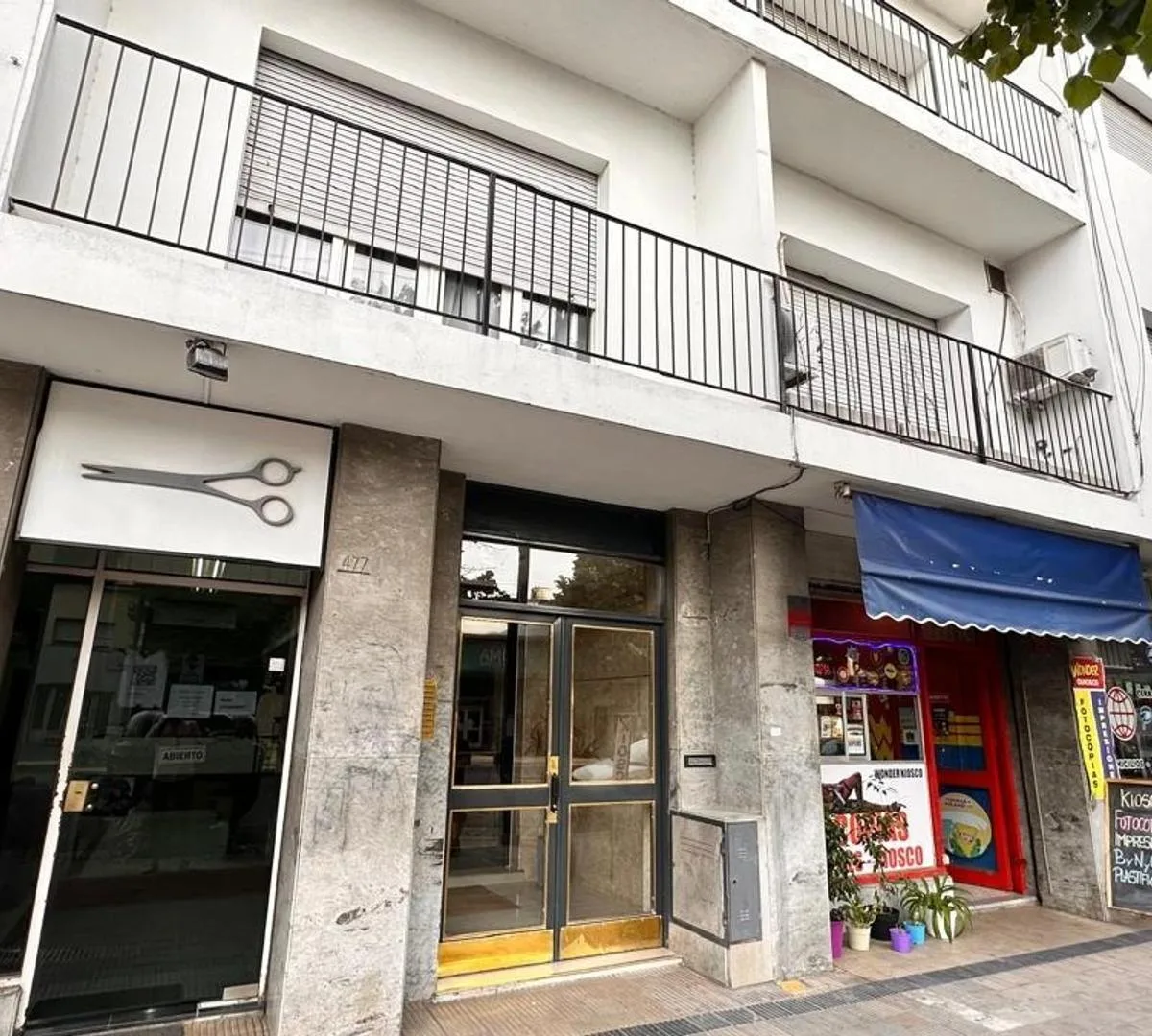 Apartamento para alugar com 3 dormitórios em La Plata