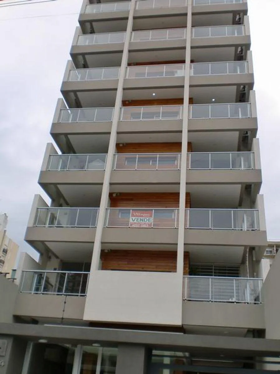 One-bedroom half-floor apartment in Quilmes