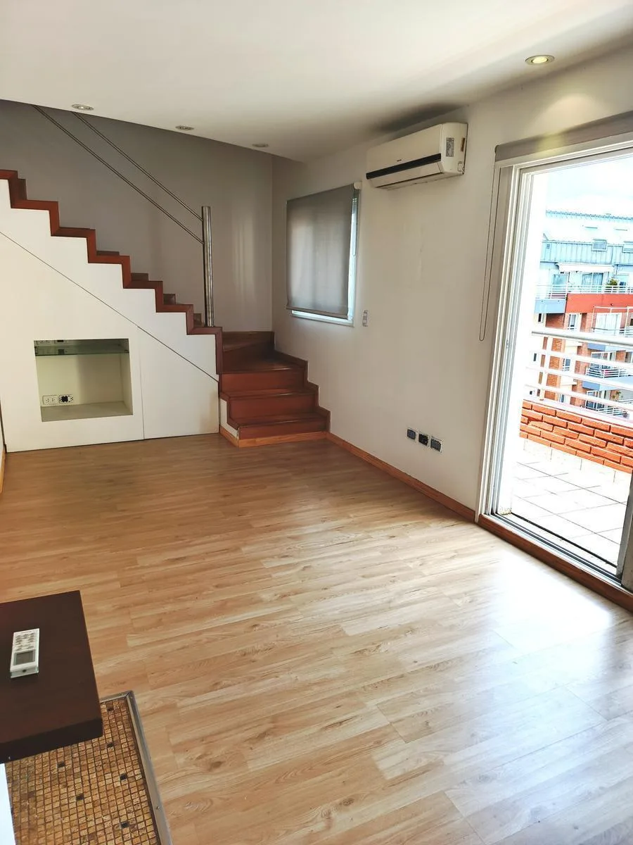 Квартира с 1 спальней в дуплексе с (закреплённым) парковочным местом в Puerto Madero