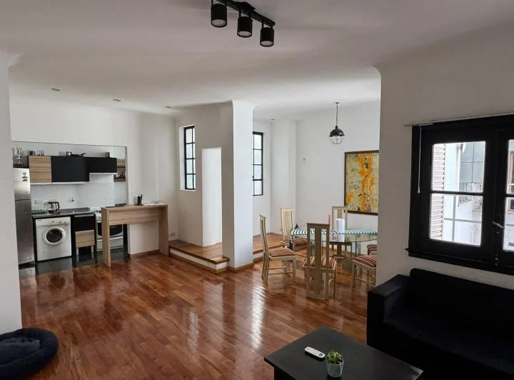 Departamento de 4 ambientes con 3 dormitorios en Monserrat