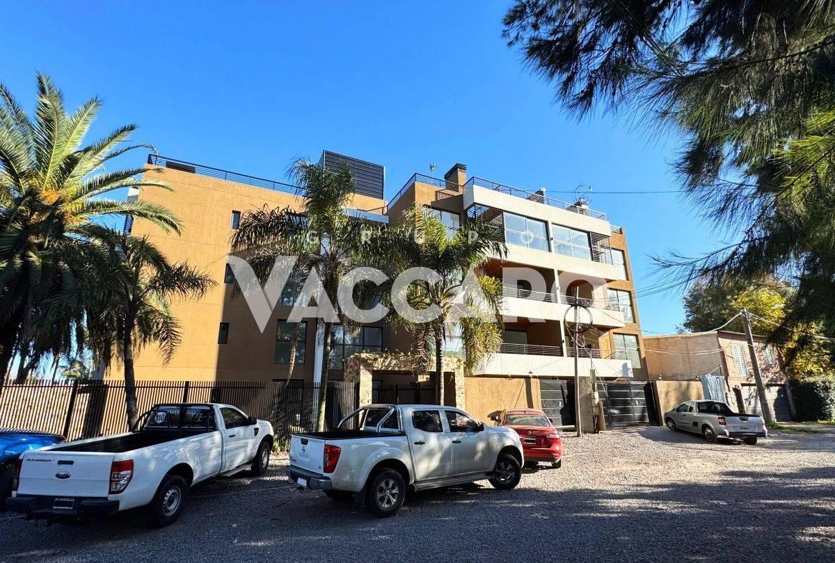 Apartamento de três ambientes com 2 quartos em Ituzaingó