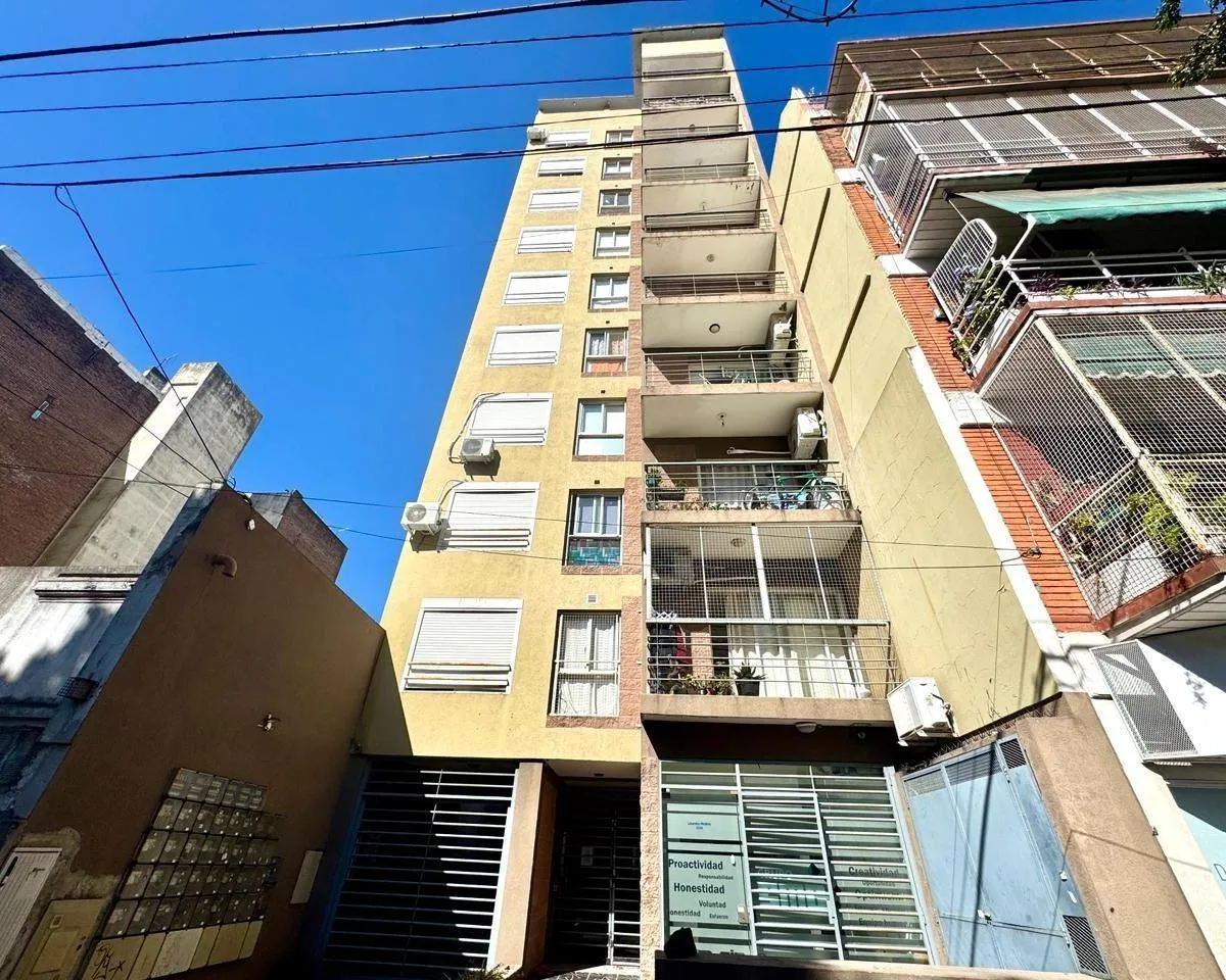 Monoambiente en edificio de 7º piso en Caseros, Tres de Febrero