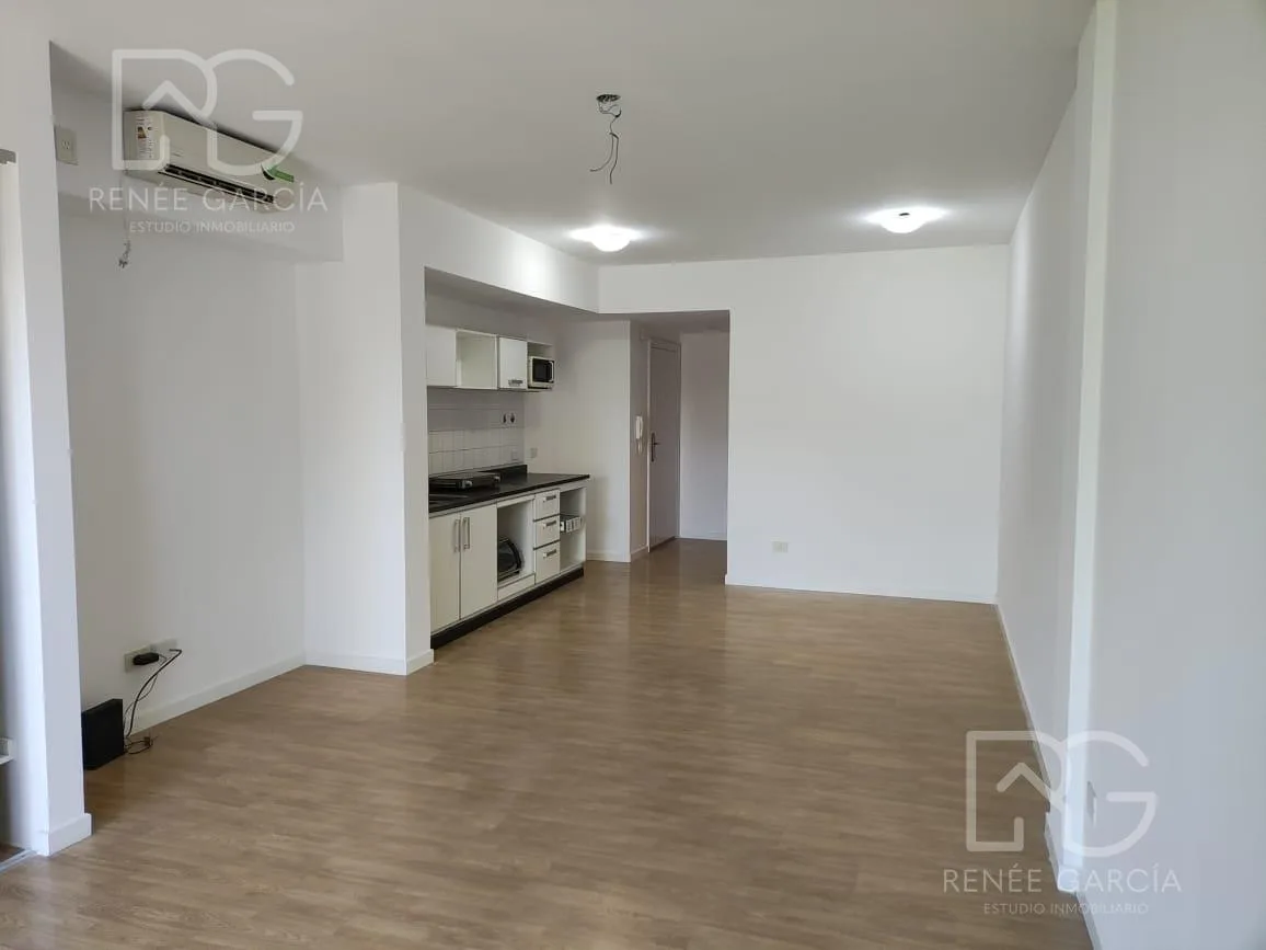 Studio apartment with balcony and parking space in Núñez