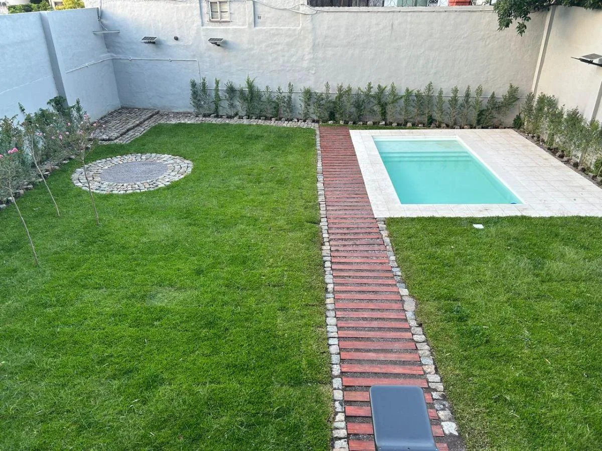 Monoamiente a Estrenar en Alquiler