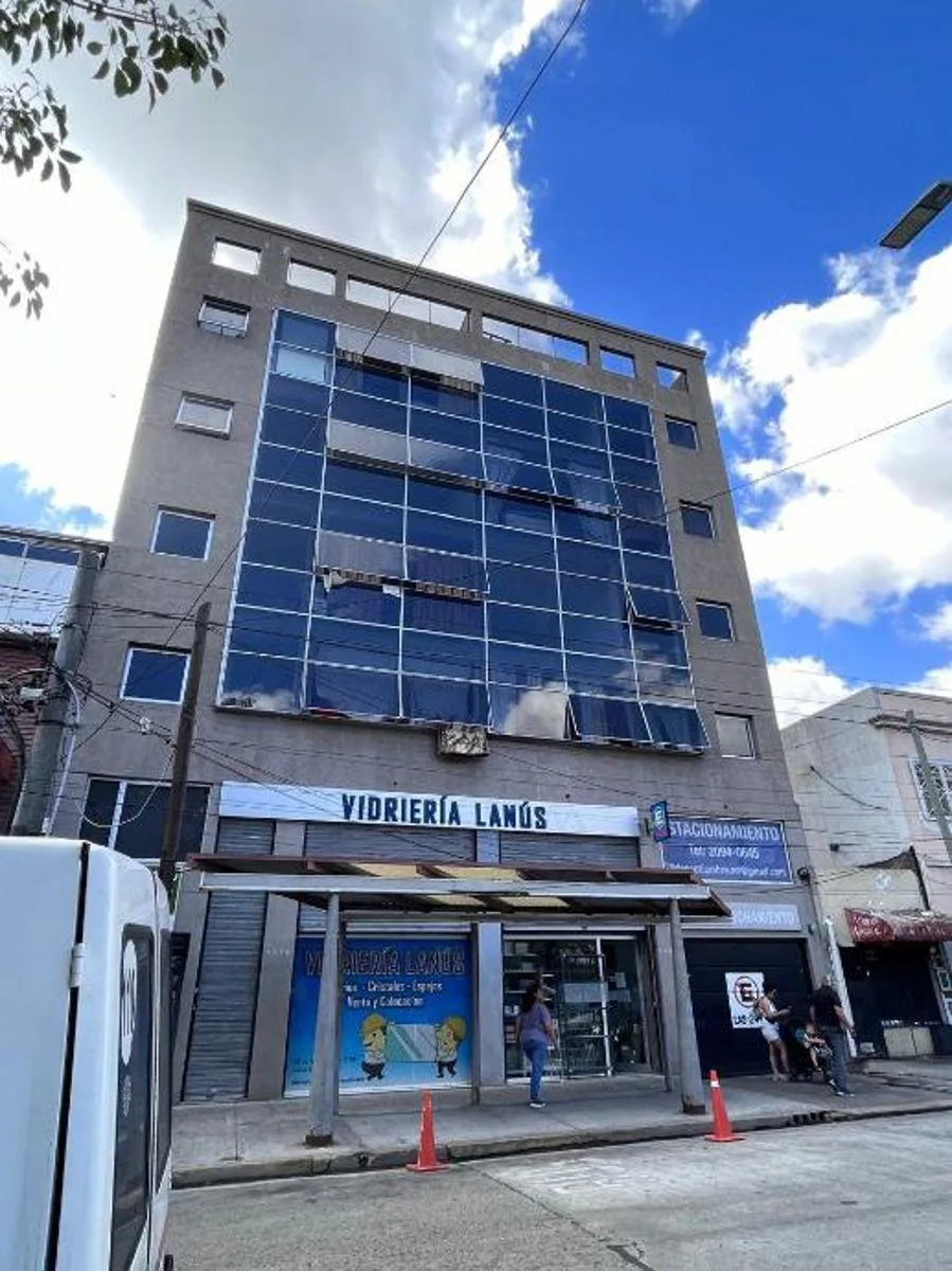 Квартира-студия в Lanús с окнами на улицу