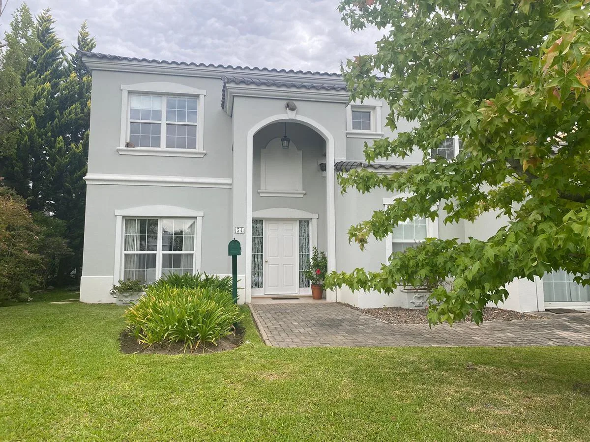 Furnished five-bedroom house in Tigre