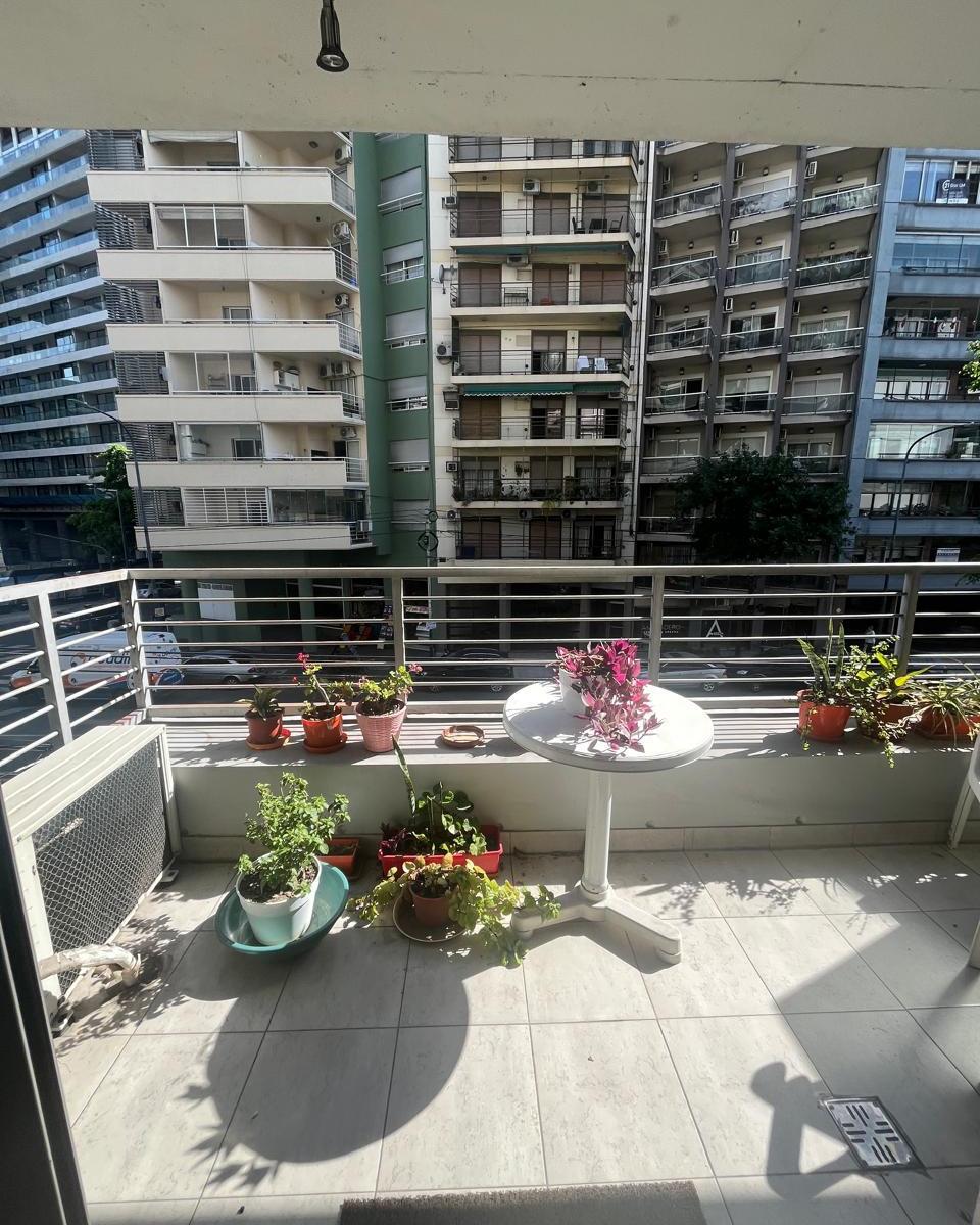 Квартира-студия в Coghlan с балконом на улицу