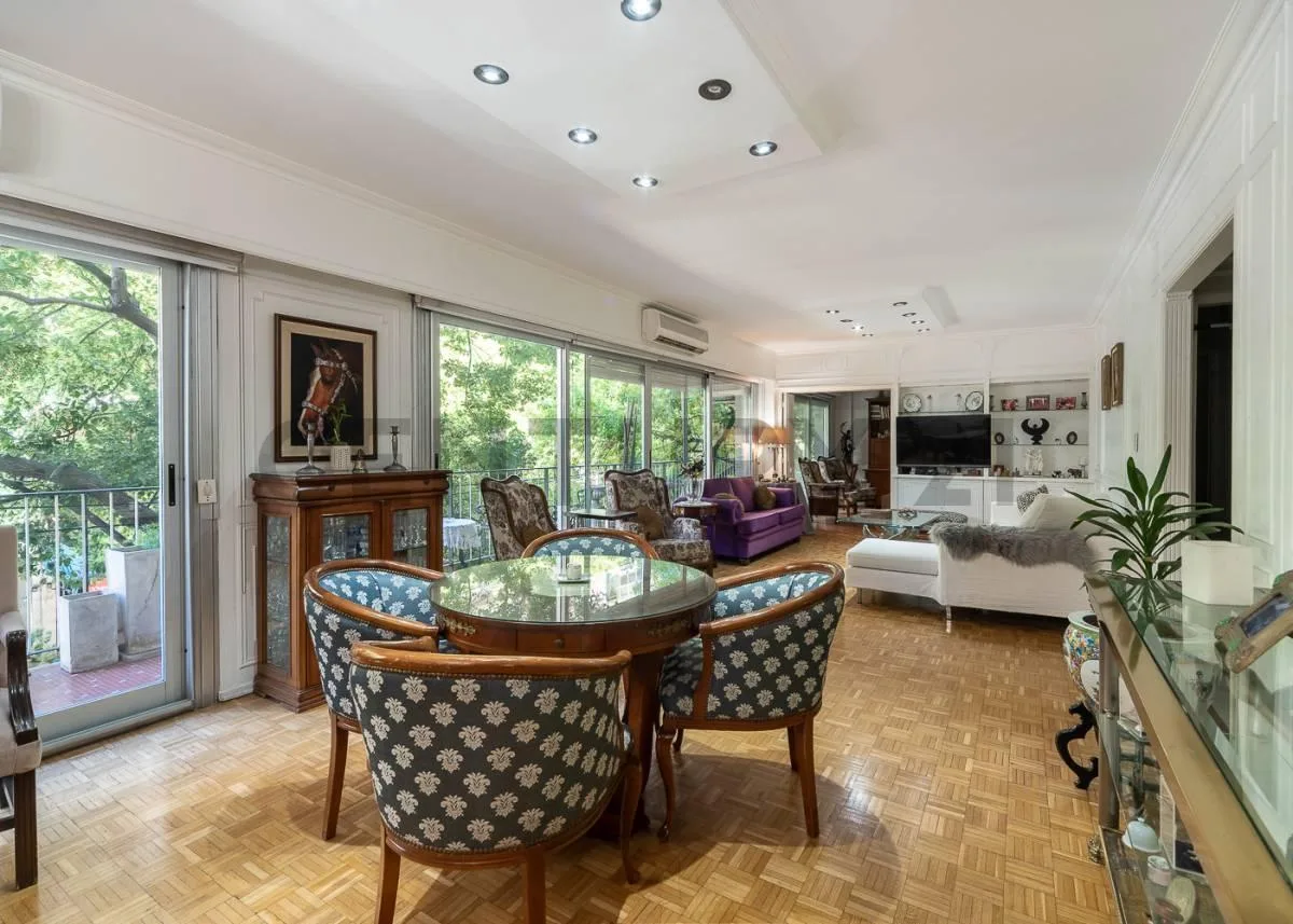 Fully furnished three-bedroom apartment in Recoleta