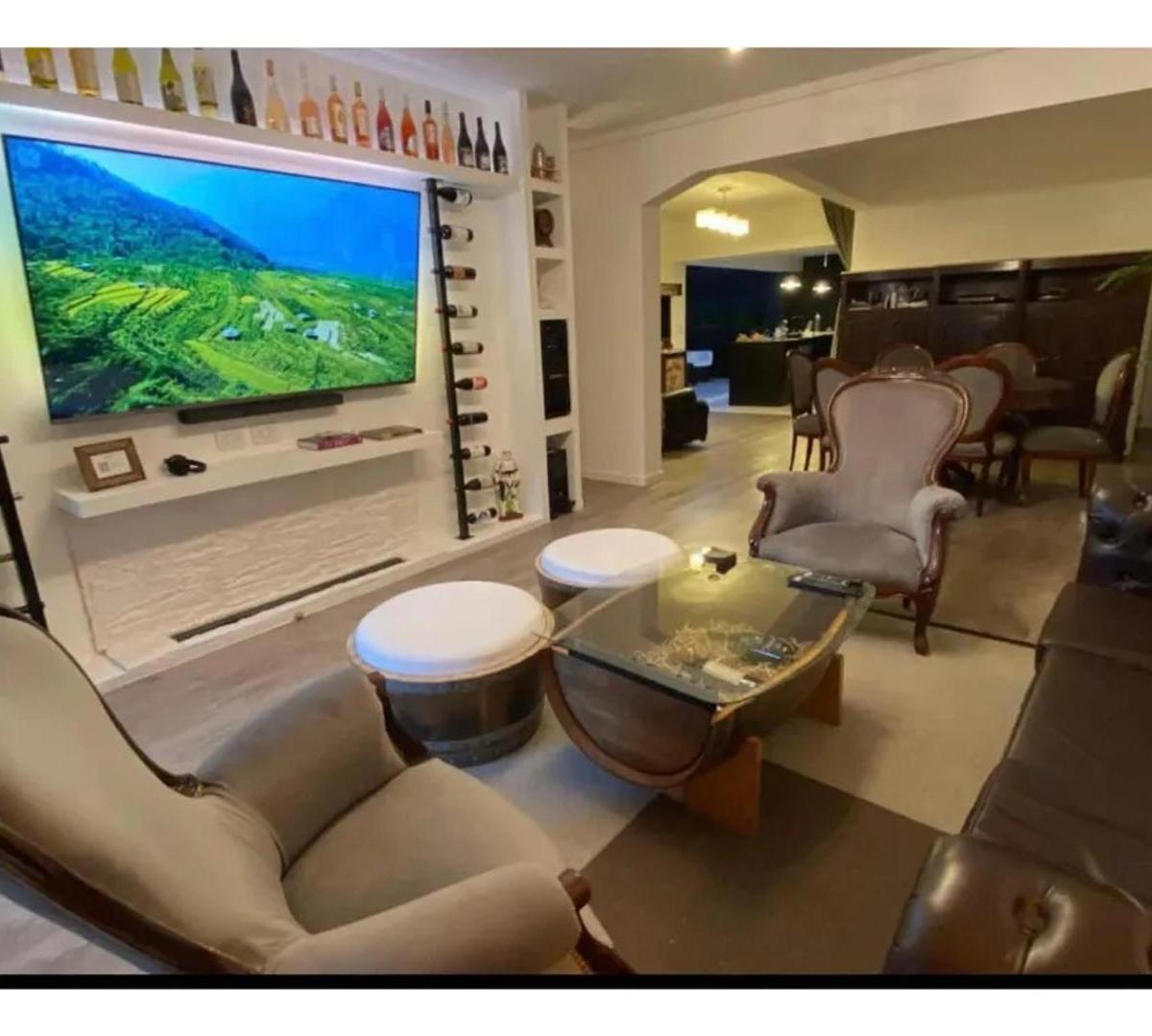 Apartamento de 2 quartos em meio andar em Villa Ortúzar