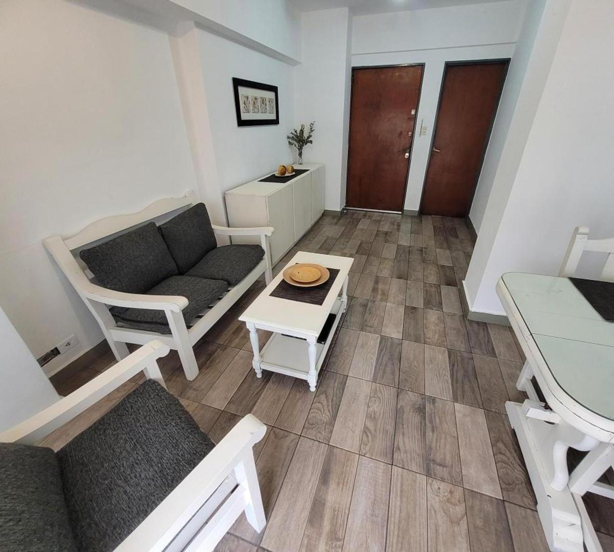 Двухспальная квартира (3 комнаты) с мебелью и ремонтом в Núñez