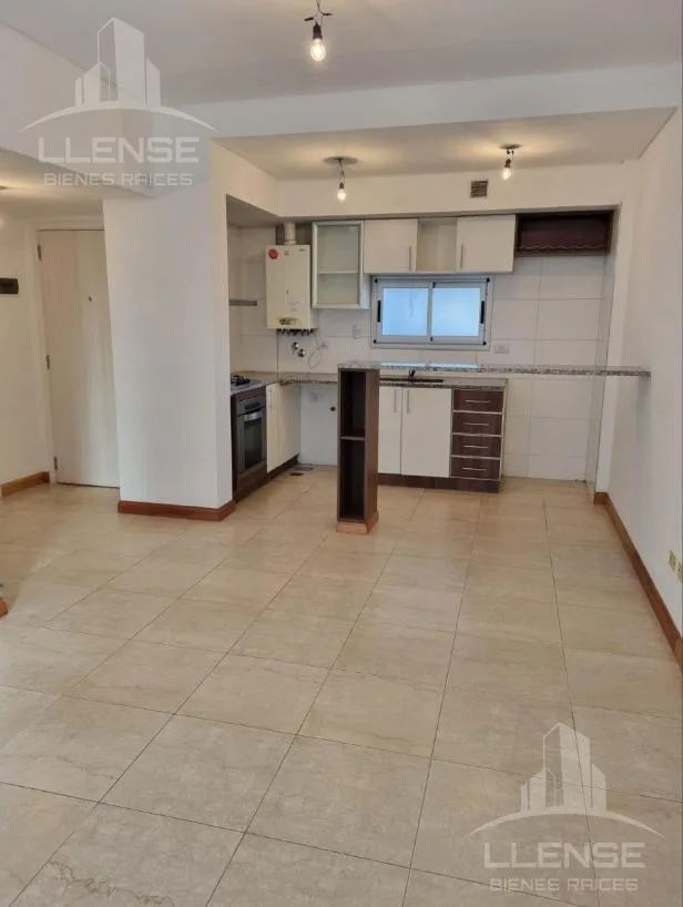 Two-room apartment with balcony in Quilmes Centro