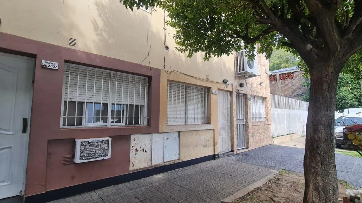 Dúplex de 3 ambientes con 2 dormitorios en San Justo