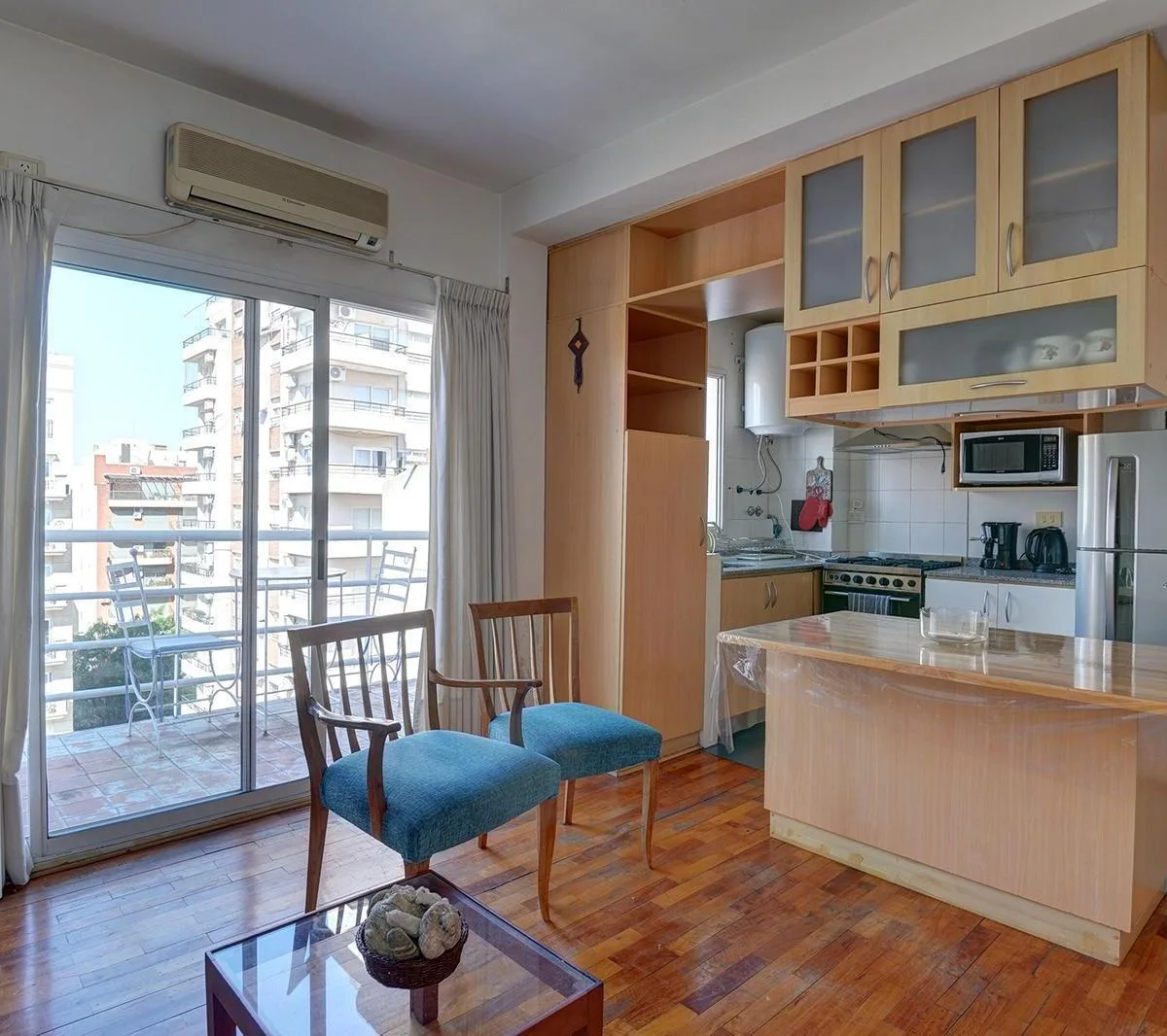 Two-room apartment with balcony in Núñez