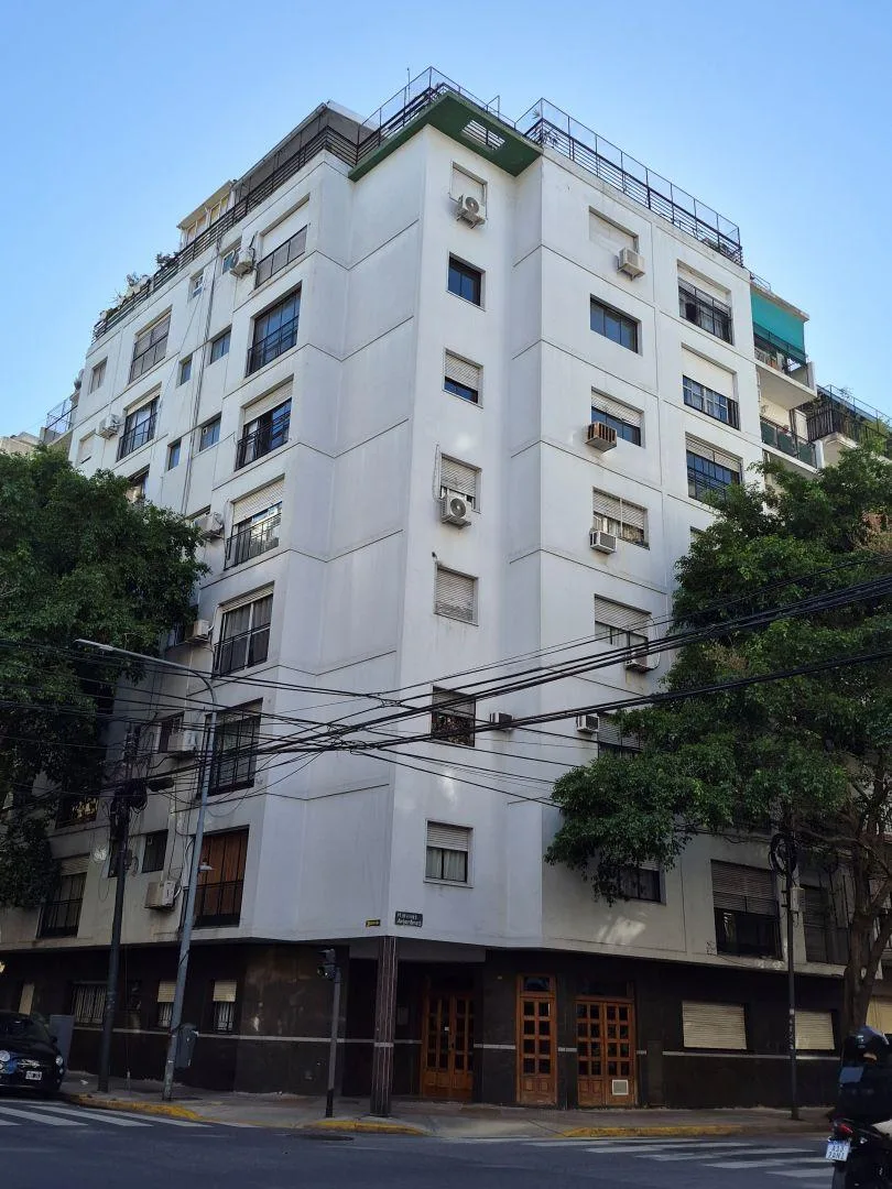 Two-bedroom three-room apartment in Caballito