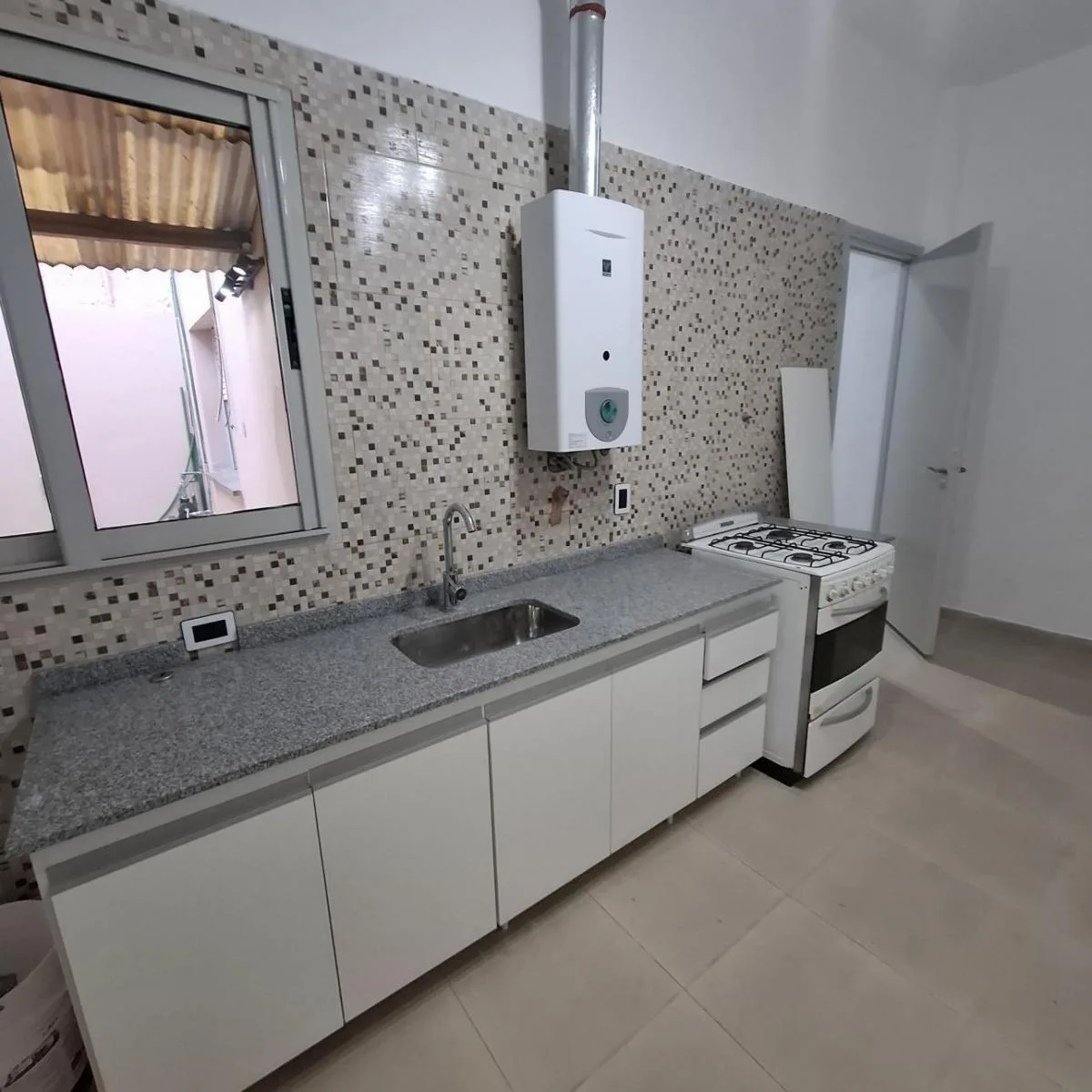 Ground-floor or upper PH with courtyard in General San Martín