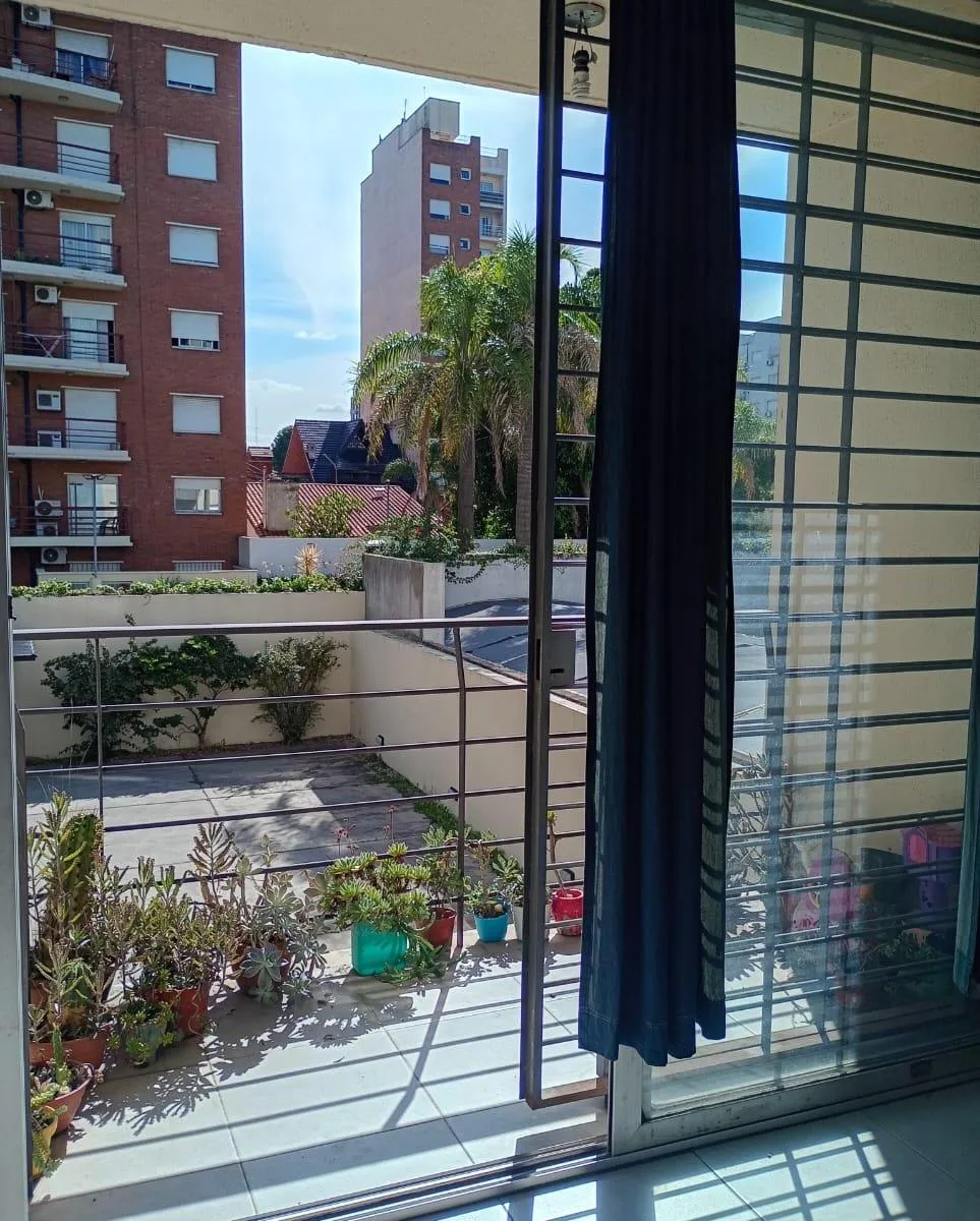 Departamento de 2 ambientes con balcón en Morón Centro