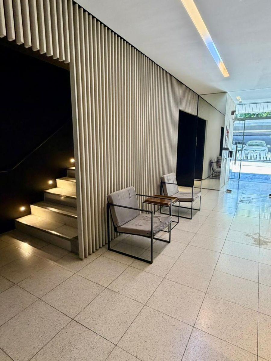 Kitnet mobiliada em Belgrano com varanda, churrasqueira e salão de festas