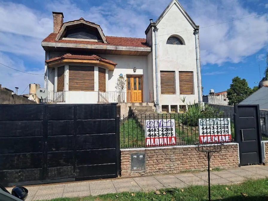 Chalet de 6 dormitorios en Villa Luzuriaga, La Matanza