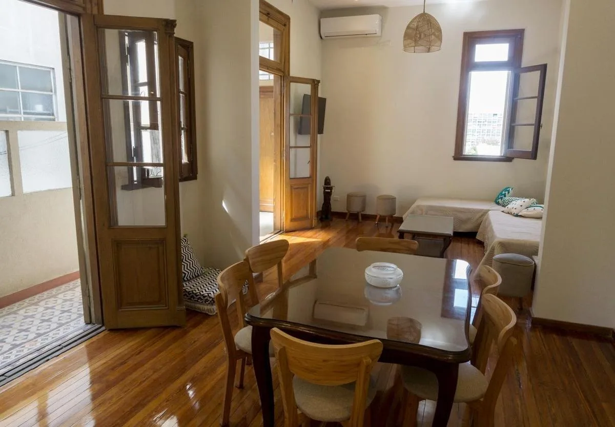Apartamento de três dormitórios mobiliado em San Telmo