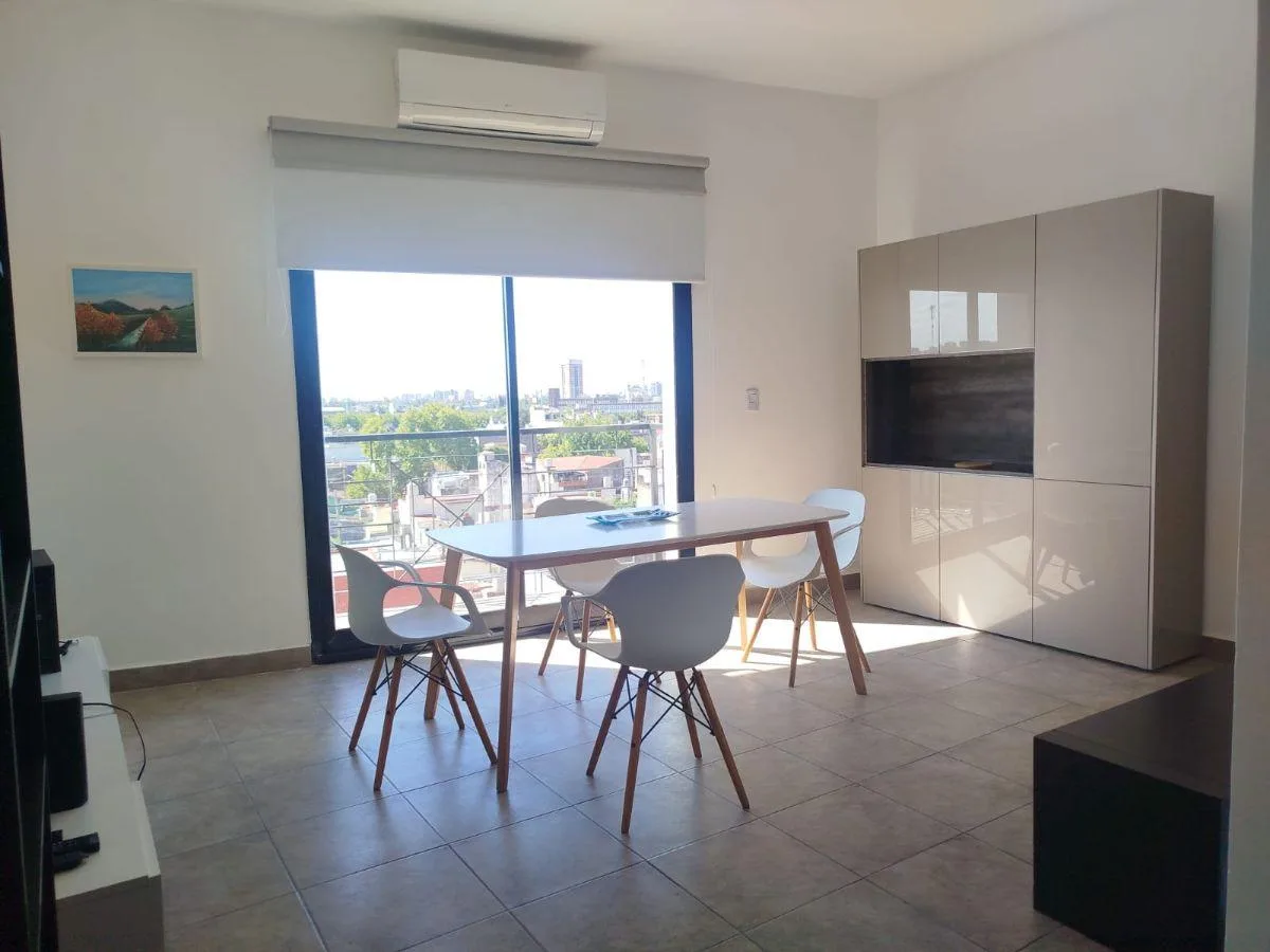 Departamento amoblado de 3 ambientes con 2 balcones en Tres de Febrero