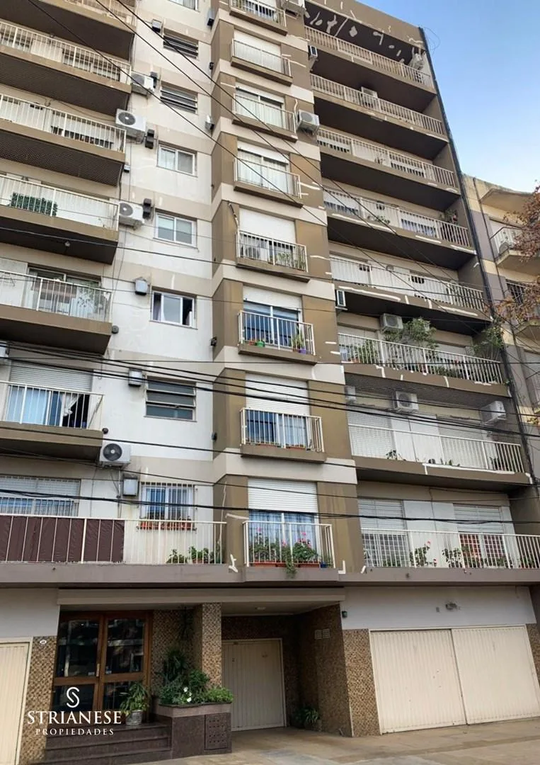 Furnished three-room apartment with parking in Lomas de Zamora