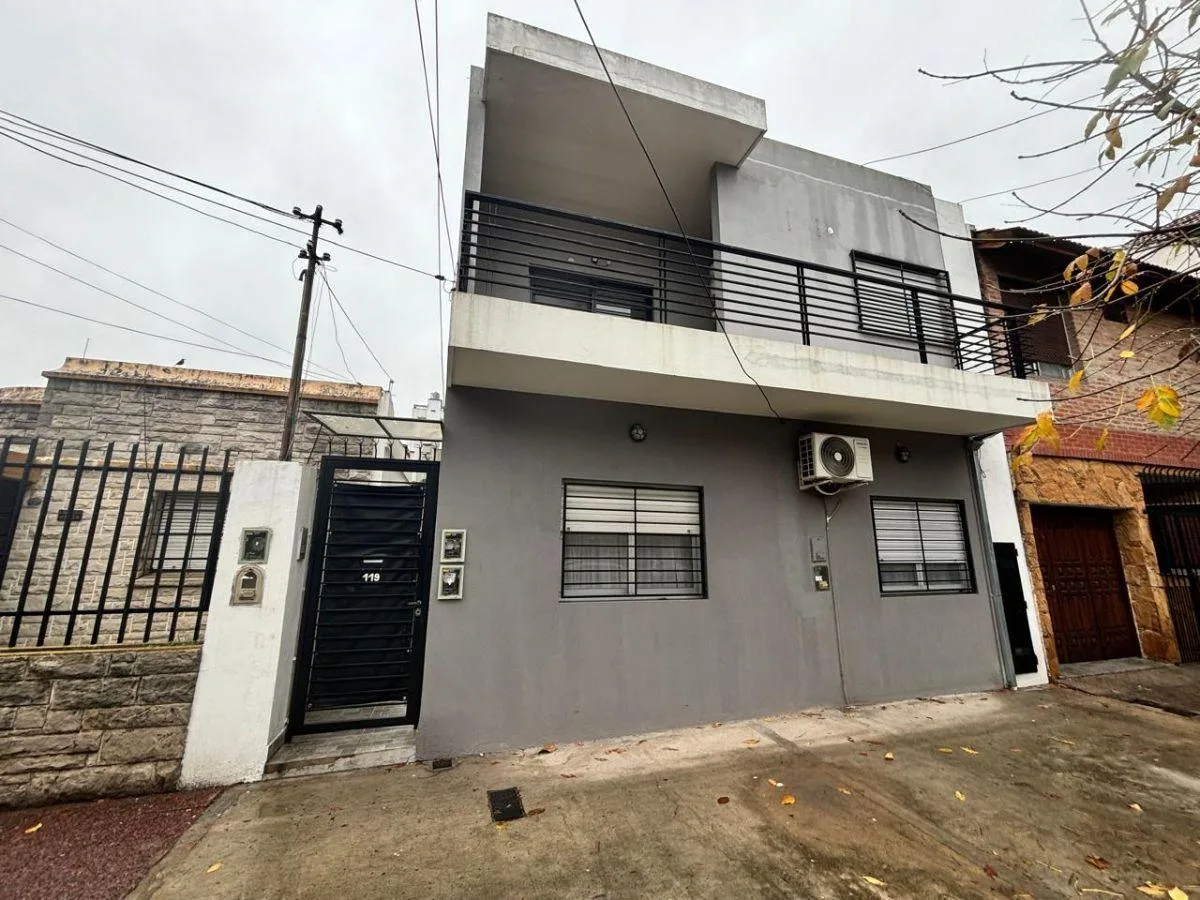 PH с 2 спальнями и балконом в Avellaneda