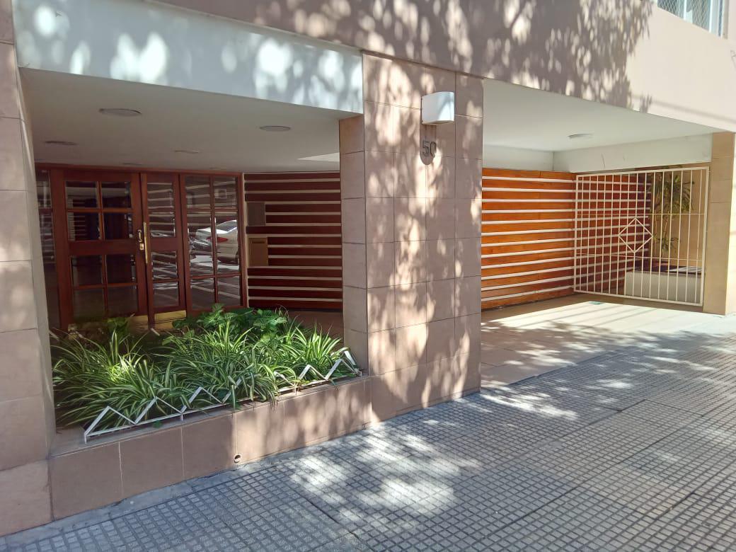 Departamento de 3 ambientes al frente en Villa Crespo