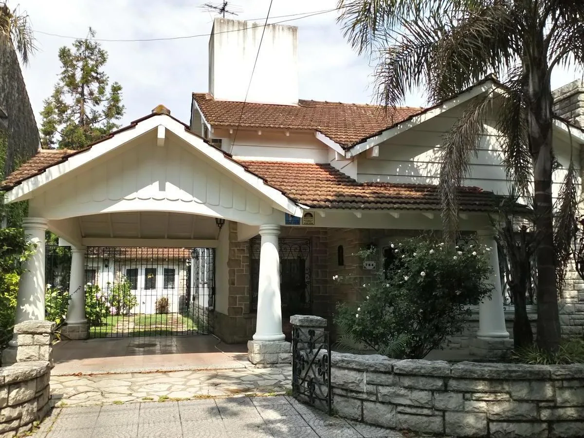 Старинный дом с 4 спальнями в Lomas de Zamora