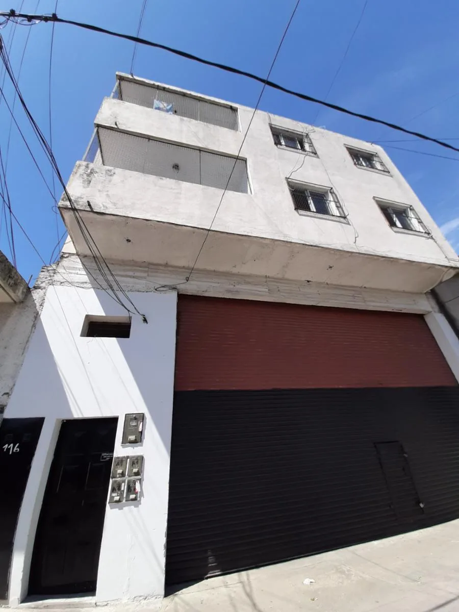 Apartamento de três ambientes com varanda em La Matanza