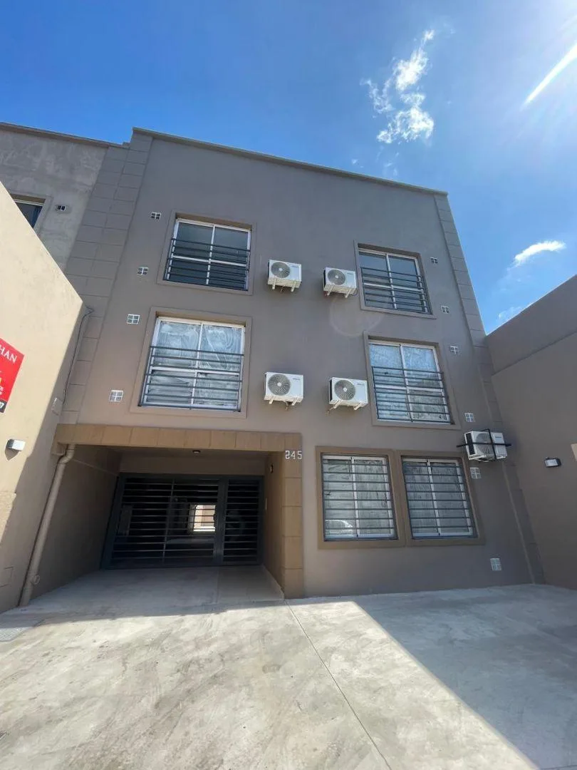 Monoambiente con cochera y terraza en Lomas de Zamora