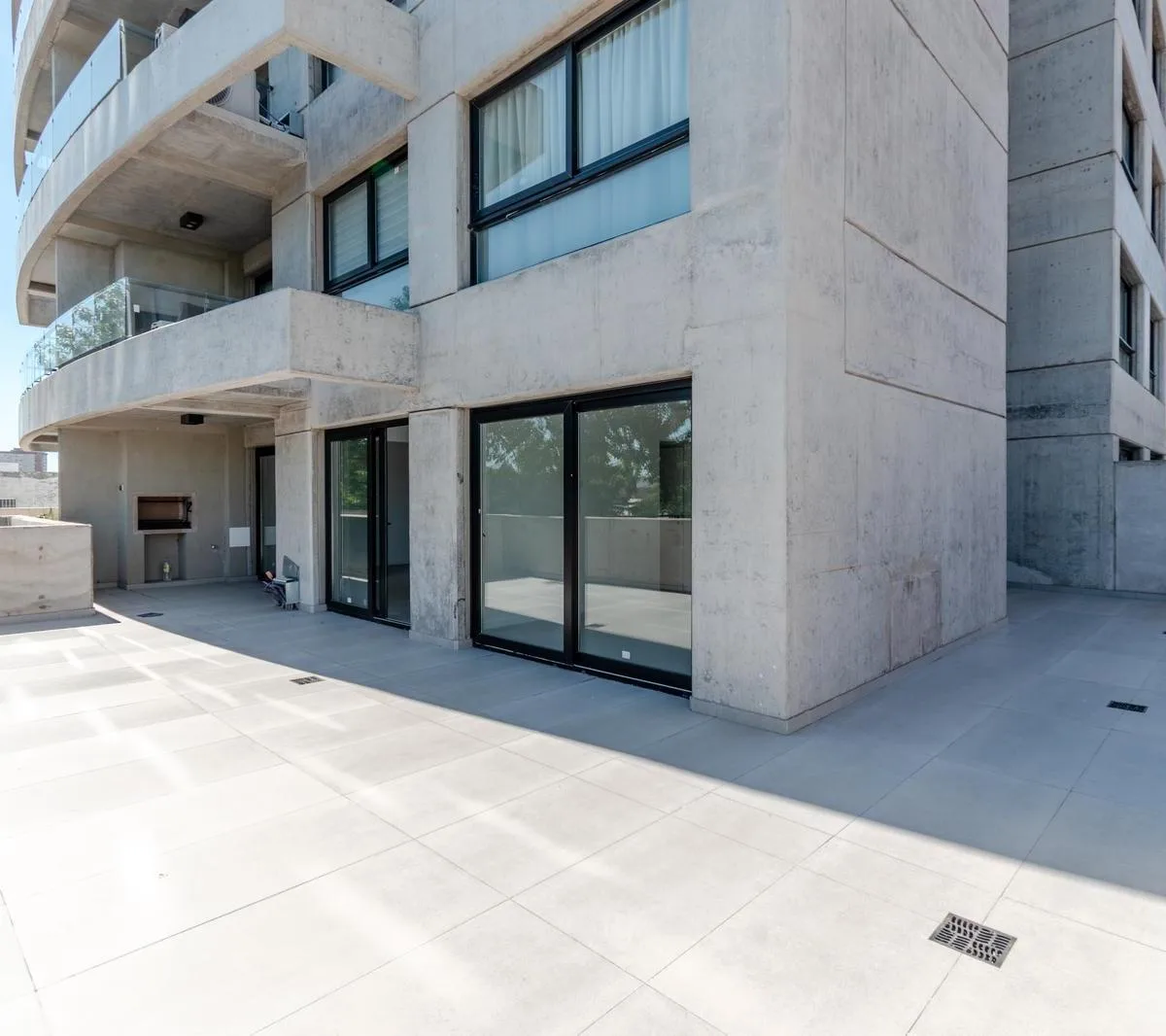 Apartamento de 2 ambientes com grande pátio em San Isidro