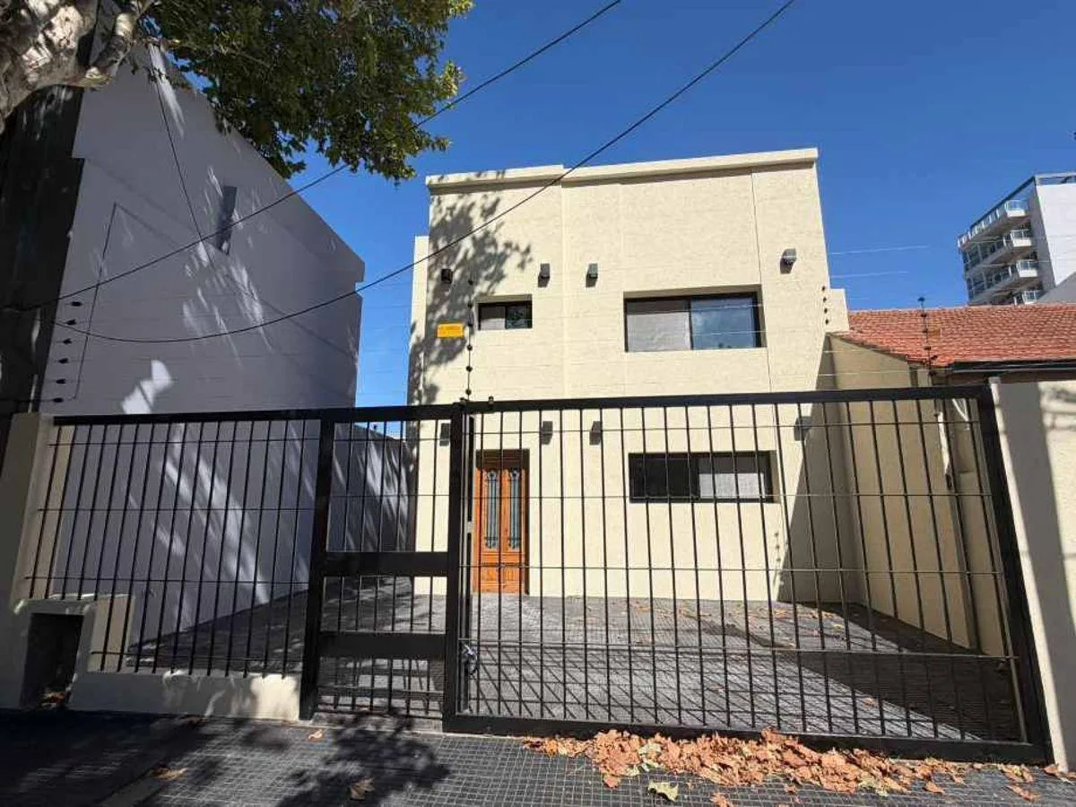 Дом с 5 спальнями в Quilmes