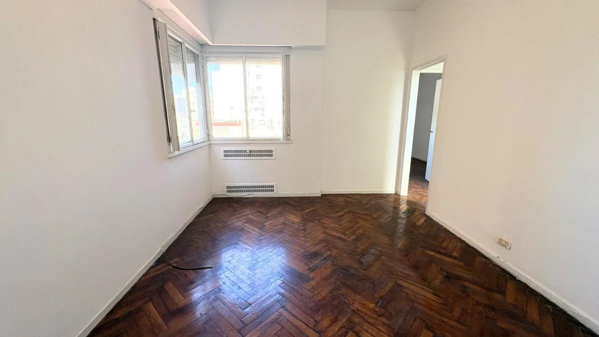 Departamento de 3 Ambientes, Muy Luminoso, Lavadero Independiente