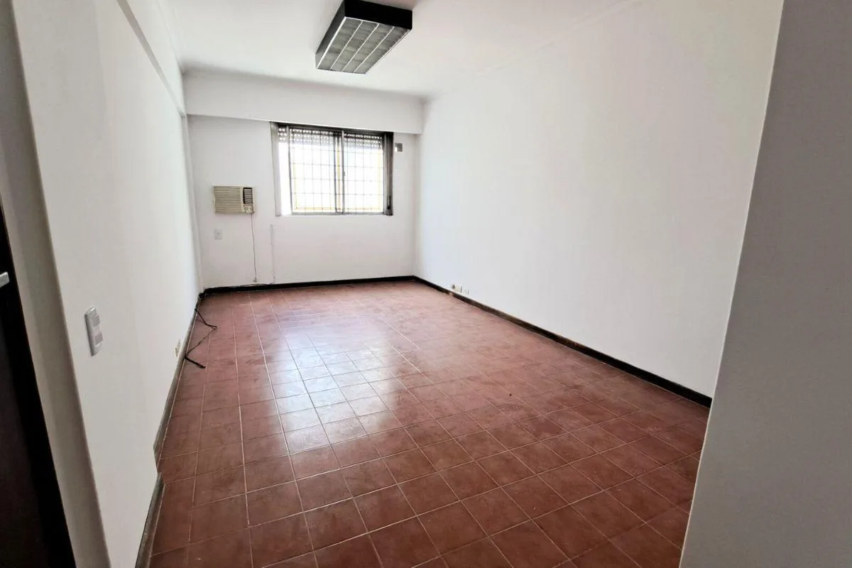 Kitnet de fundos em Retiro