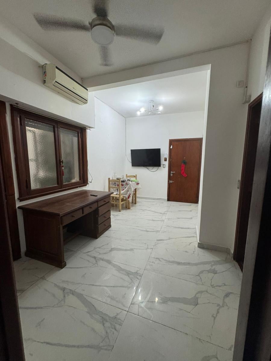 Departamento de 2 ambientes con patio en Monserrat