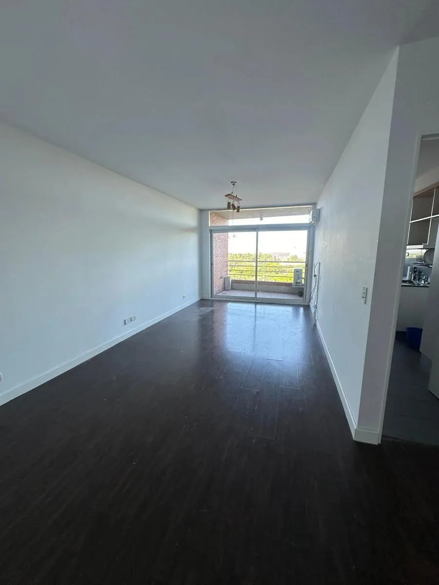 Apartamento de três ambientes com 2 dormitórios e vaga de garagem em Núñez