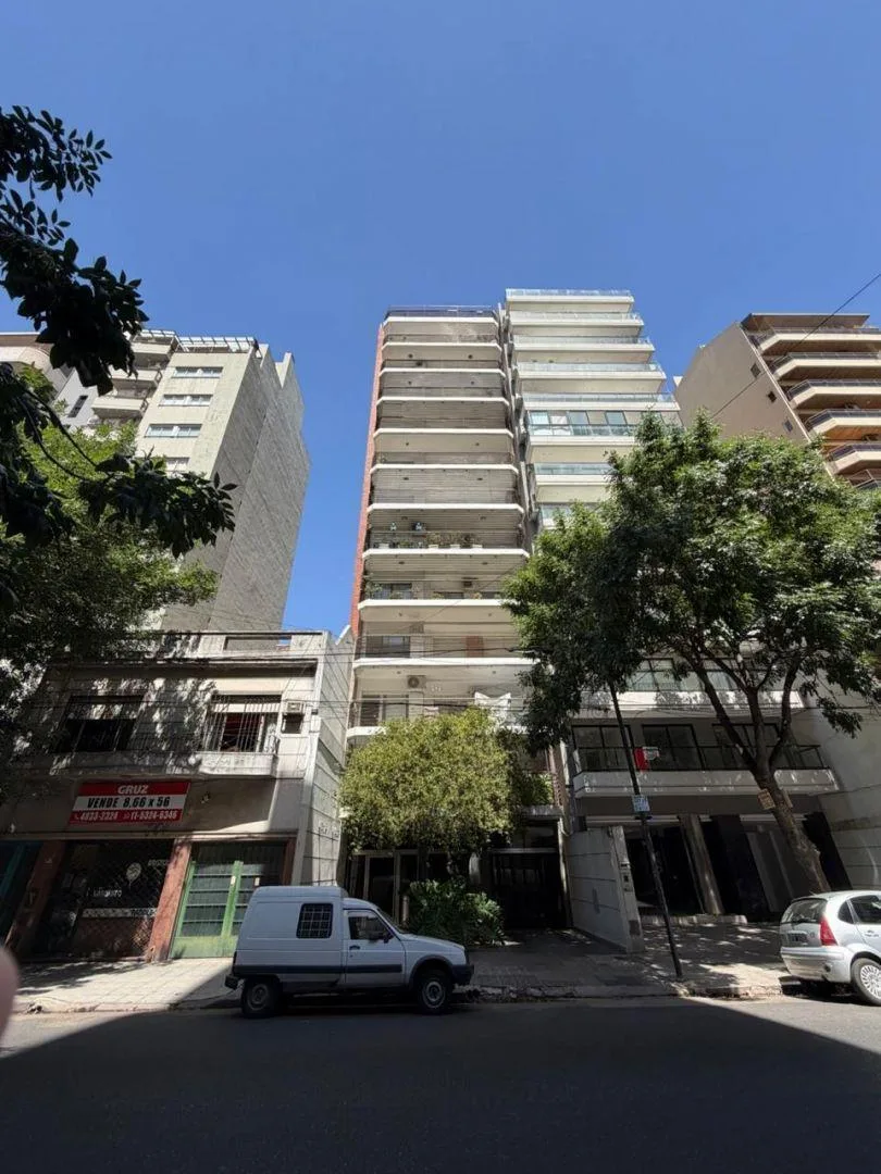 Three-bedroom apartment in Flores
